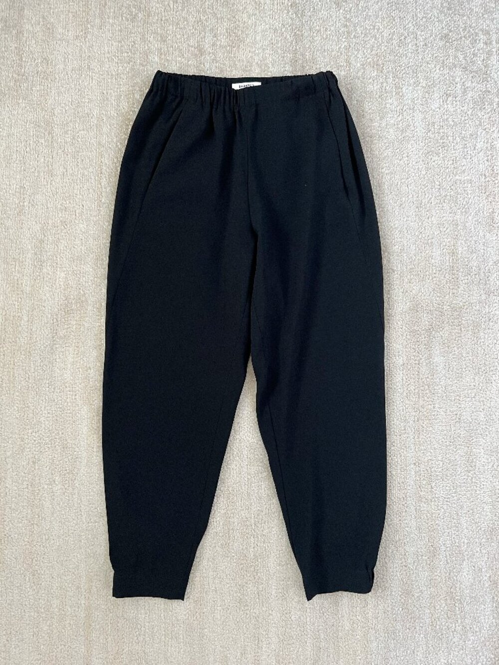 Aritzia Babaton Black Tapered Jogger Pants Elastic Waist Pull On Crop Trousers S